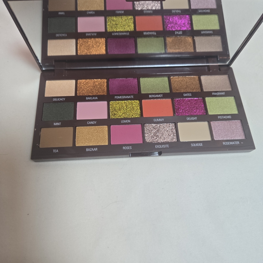 Revolution Eyeshadow Palette — Pink, Green, Gold, Orange, Brown Shades